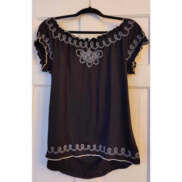 Embroidered Boho Objects D'art Black and White Top - Picture 2 of 3